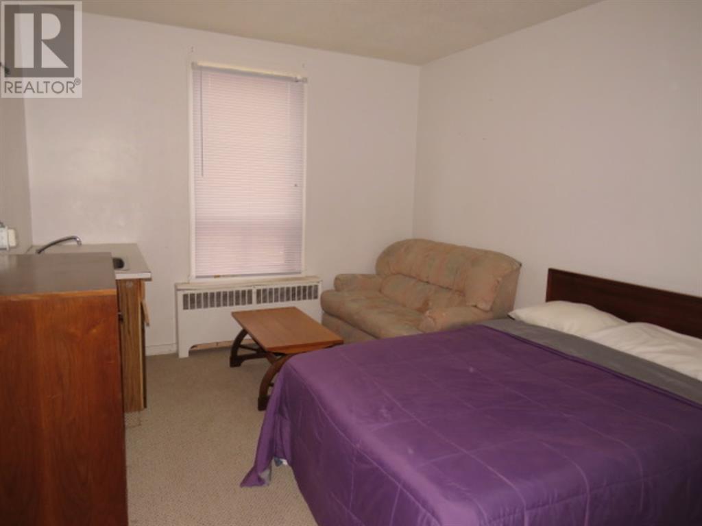 5007 49 Street Property Photo 36