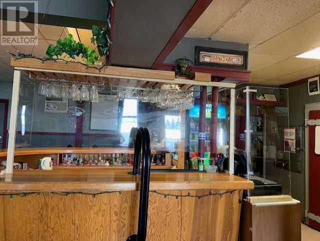 5007 49 Street Property Photo 4