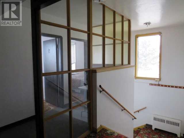 5007 49 Street Property Photo 22