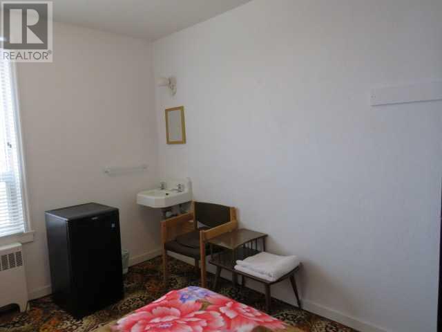 5007 49 Street Property Photo 24