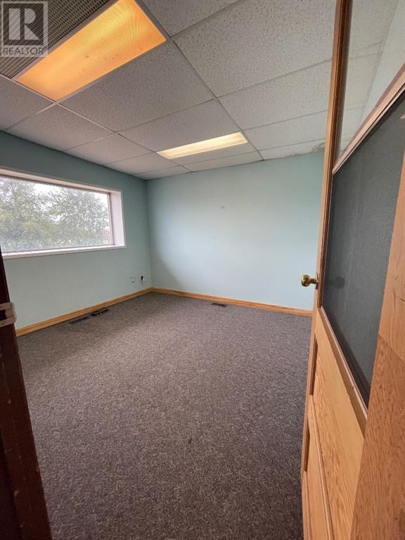 4120 53 Avenue Property Photo 6
