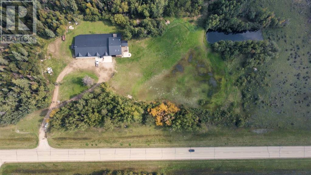 655059 Highway 813 Property Photo 2
