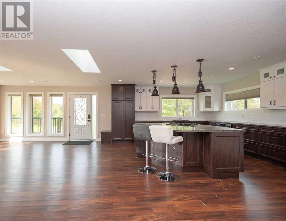 655059 Highway 813 Property Photo 8