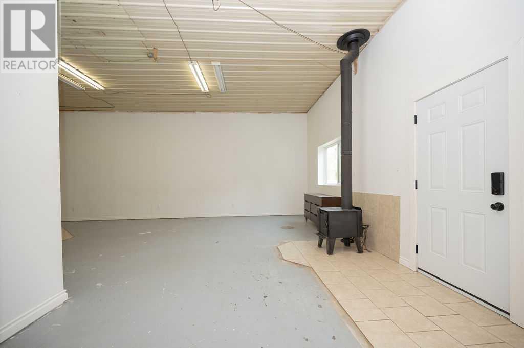 655059 Highway 813 Property Photo 33