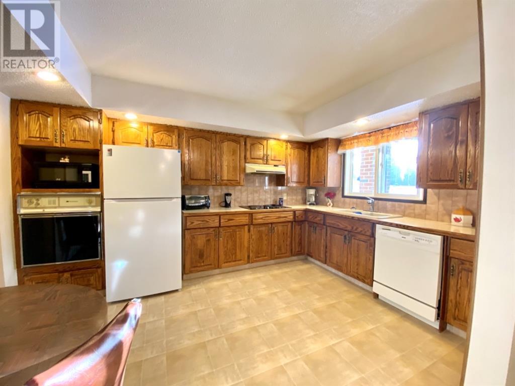 2, 590063 Range Road 113a Property Photo 12