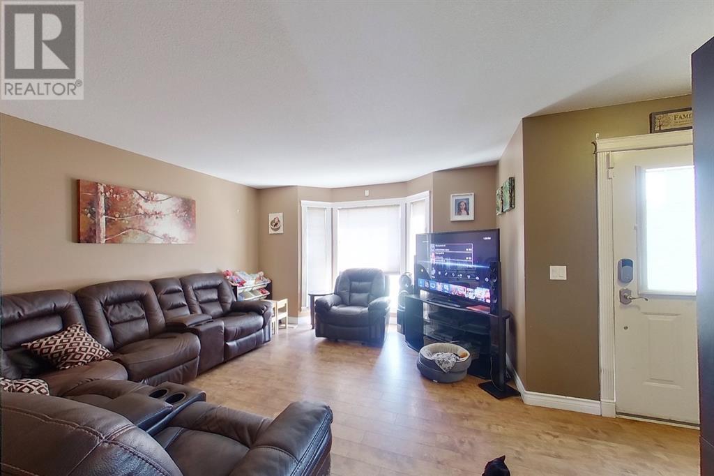 176 Diefenbaker Drive Property Photo 4