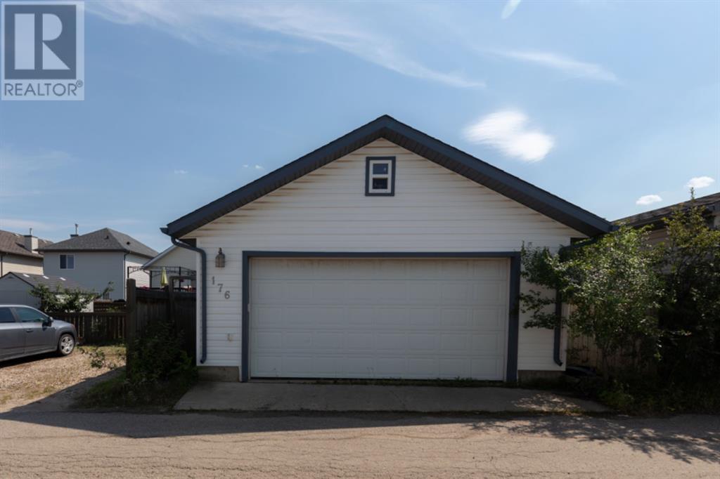 176 Diefenbaker Drive Property Photo 26