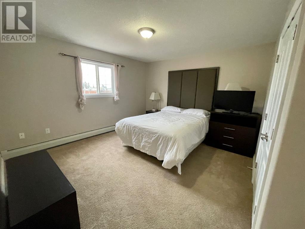 401, 5037 7 Avenue Property Photo 12