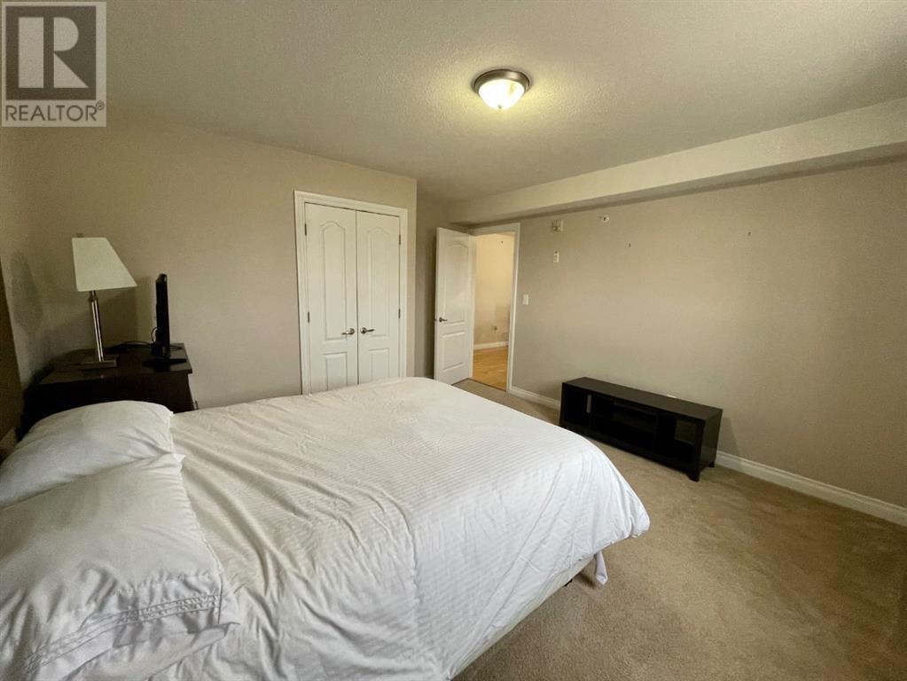 401, 5037 7 Avenue Property Photo 13