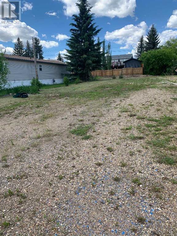 5036 47 Street Property Photo 4