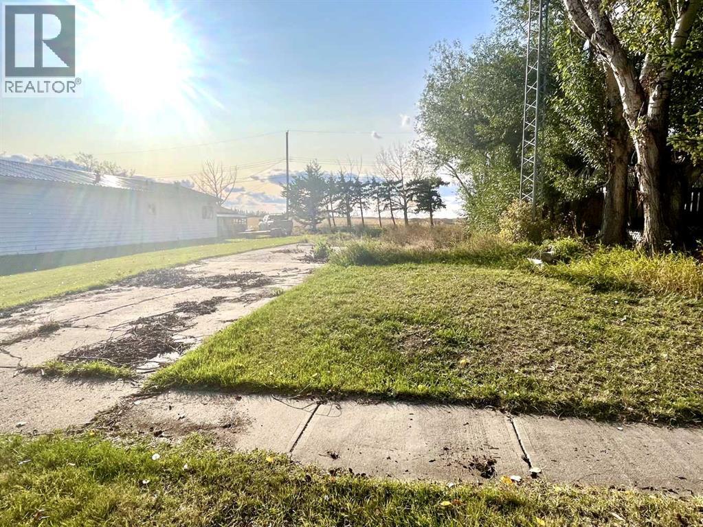 4834 59 Street Property Photo 4