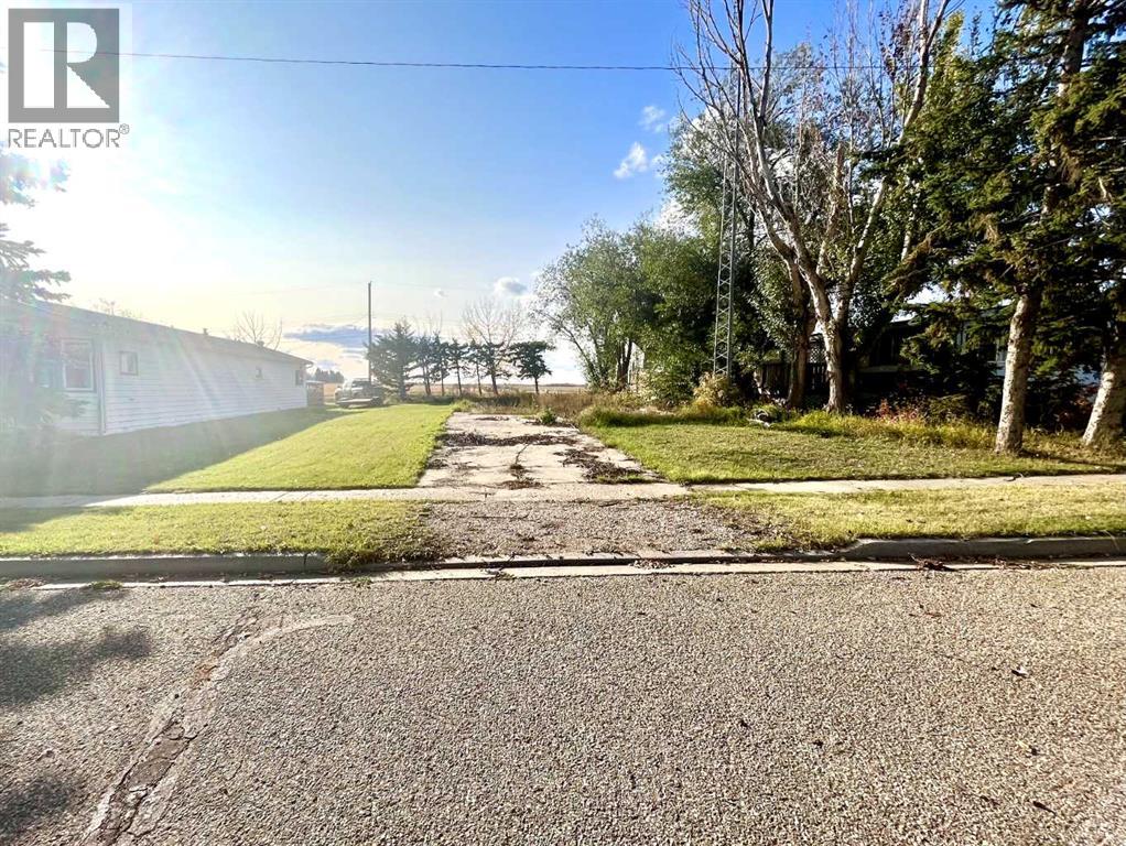 4834 59 Street Property Photo 5