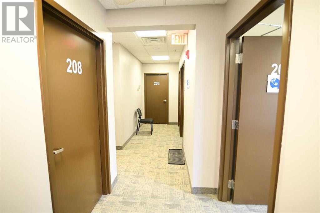 6108 Bowness Road Nw Property Photo 4