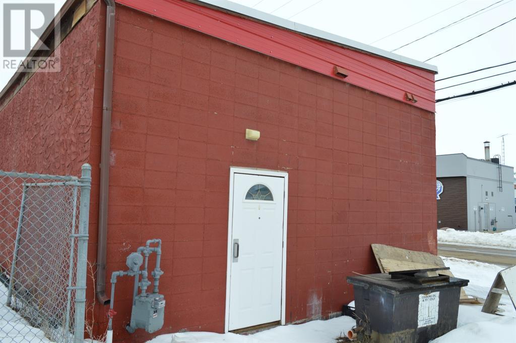 4939 50 Street Property Photo 10