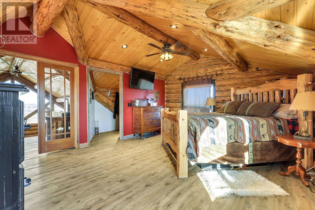 215012 Rr 254 Property Photo 17