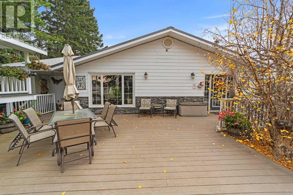 4914 46 Street Property Photo 3