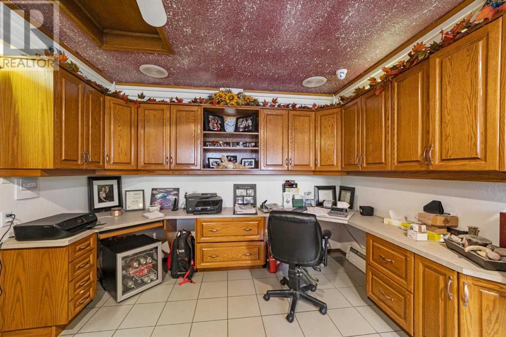 4914 46 Street Property Photo 9
