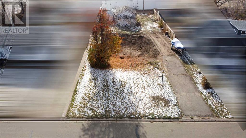 1041 15 Avenue Property Photo 1