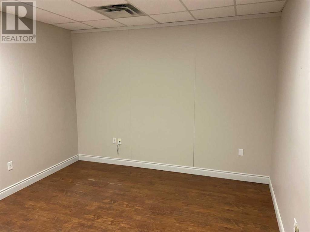 9930 102 Street Property Photo 5