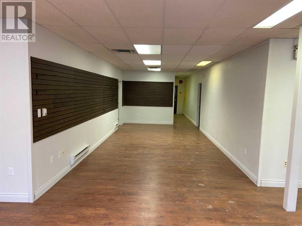 9930 102 Street Property Photo 6
