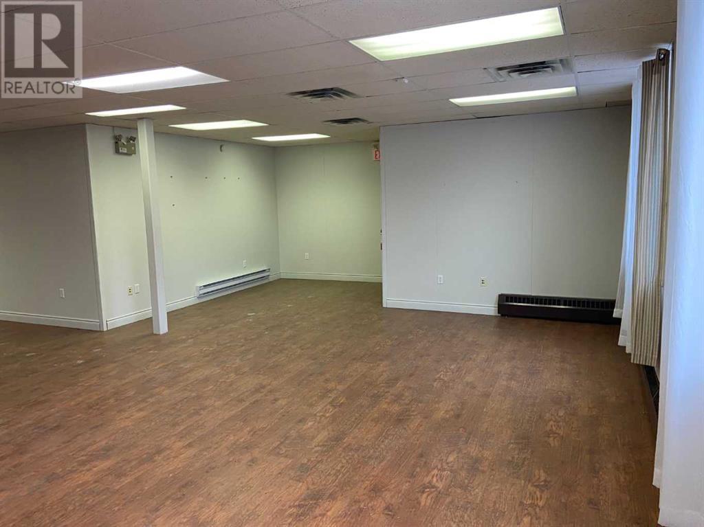 9930 102 Street Property Photo 8