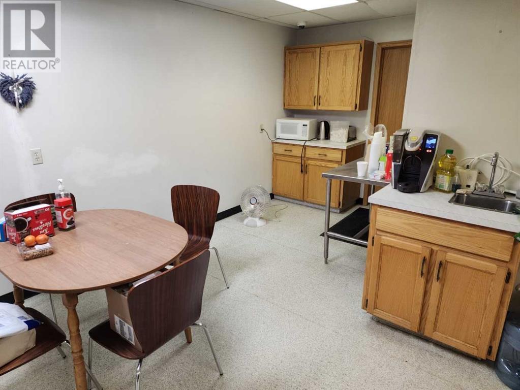 4919 49 Street Property Photo 8