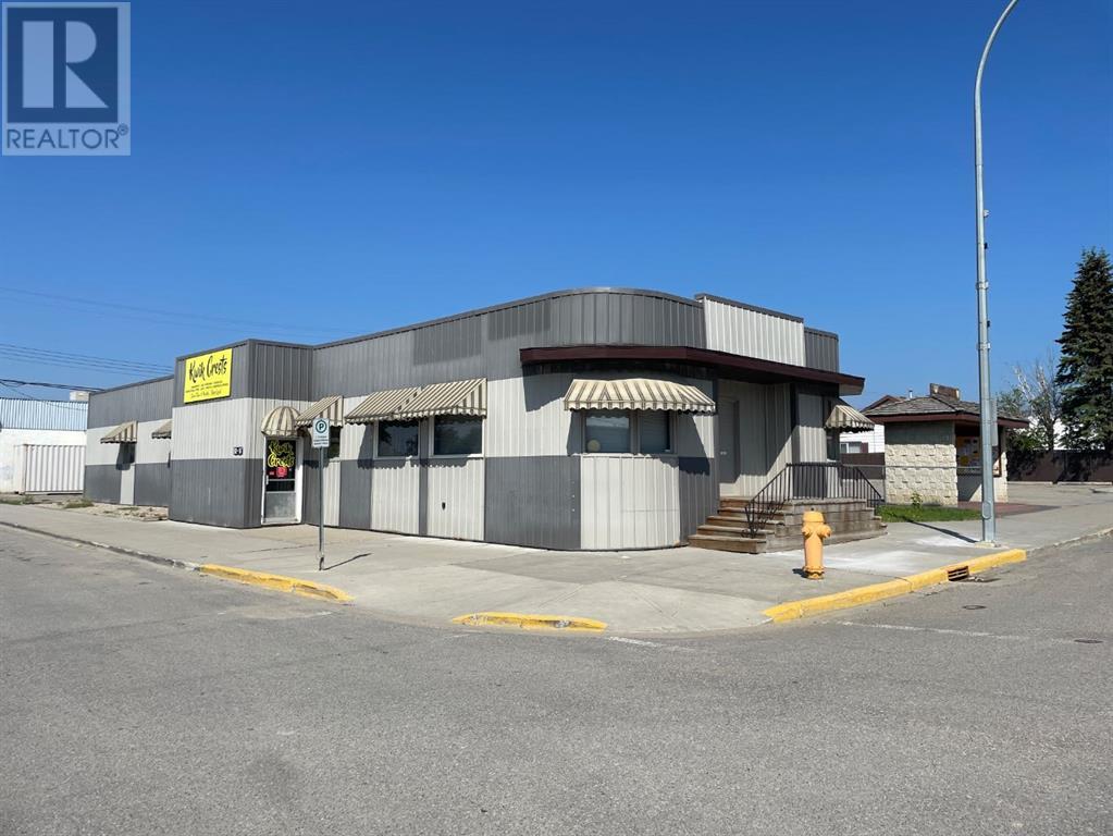 502 50 Street Property Photo 1