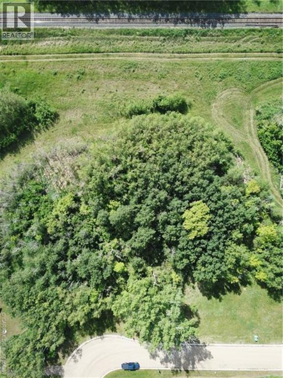 Lot 5 44 Avenue Close Property Photo 2