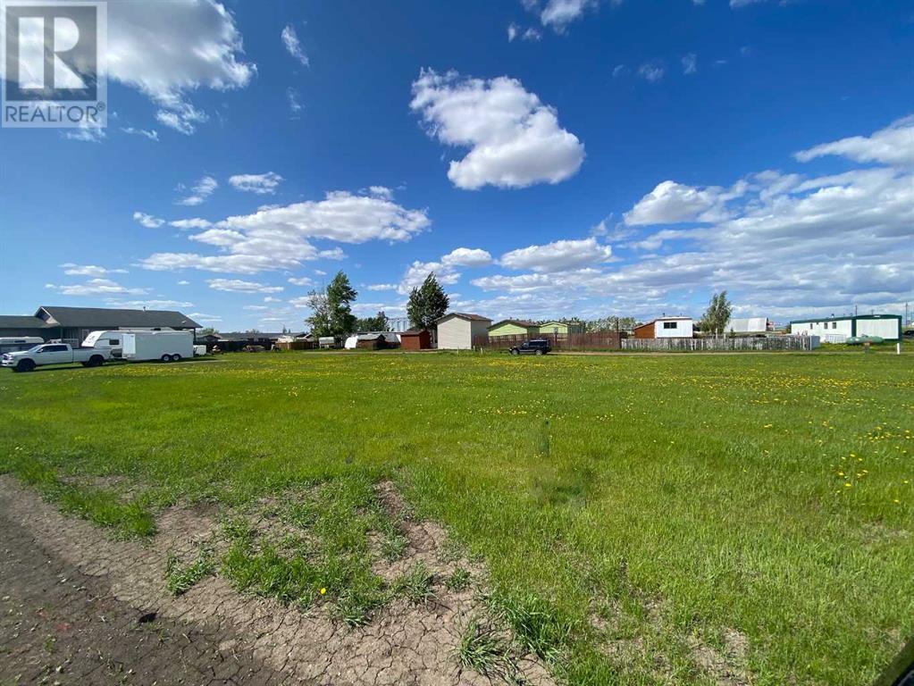 4416 46 Avenue Property Photo 1