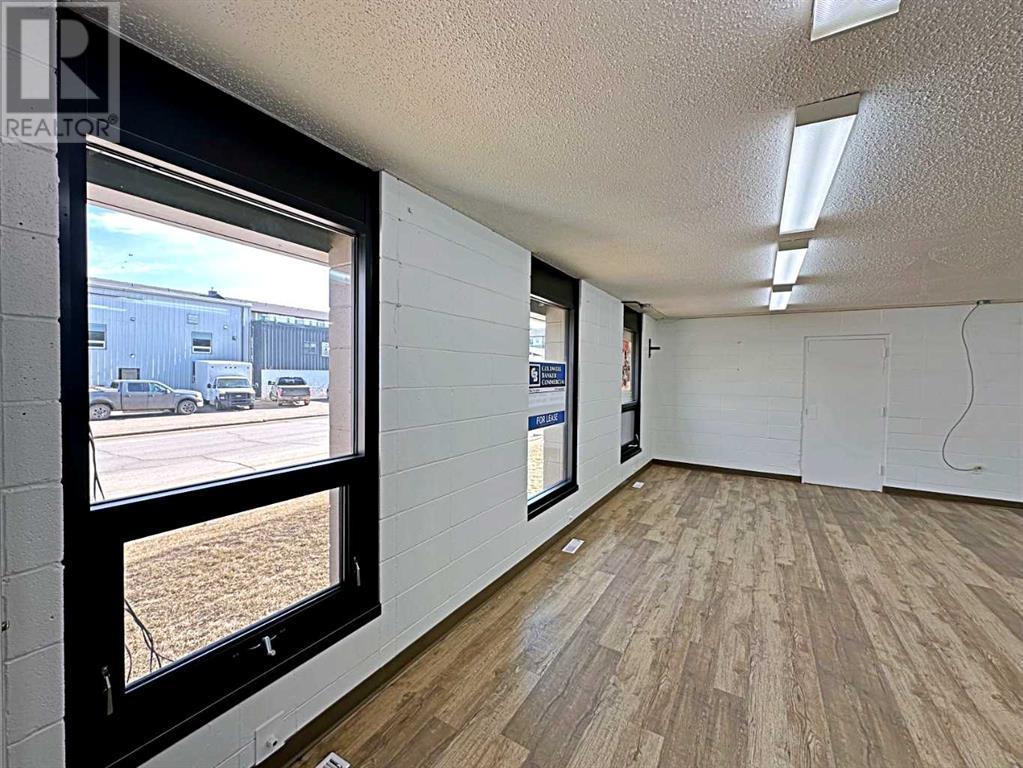 8125 Fraser Avenue Property Photo 3