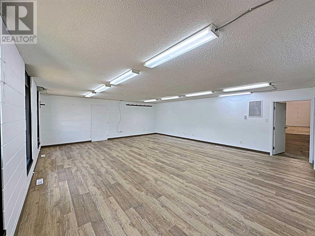 8125 Fraser Avenue Property Photo 4