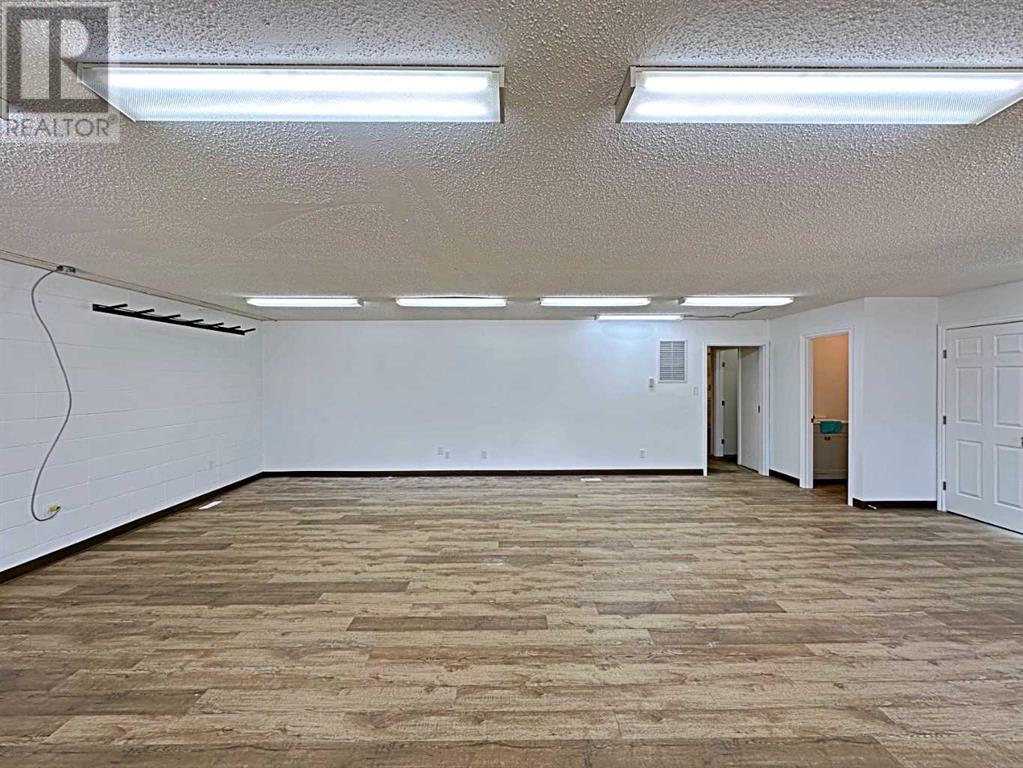 8125 Fraser Avenue Property Photo 6