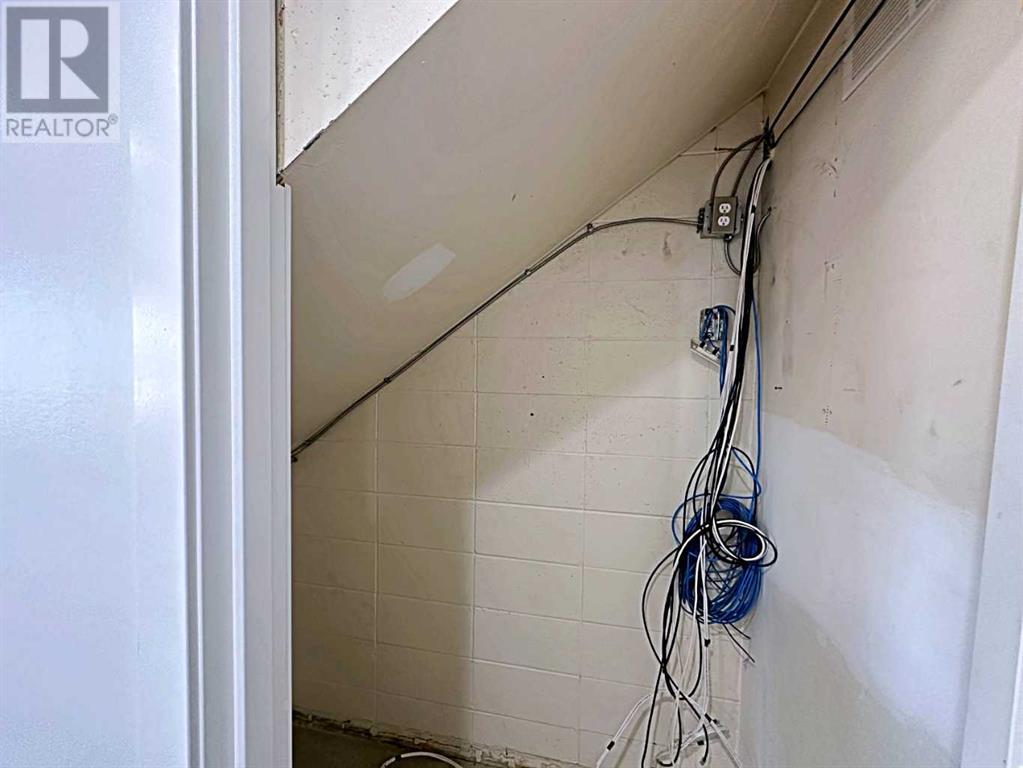 8127 Fraser Avenue Property Photo 10