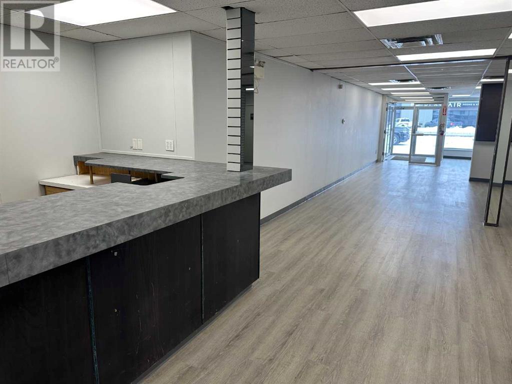 11034 100 Street Property Photo 5