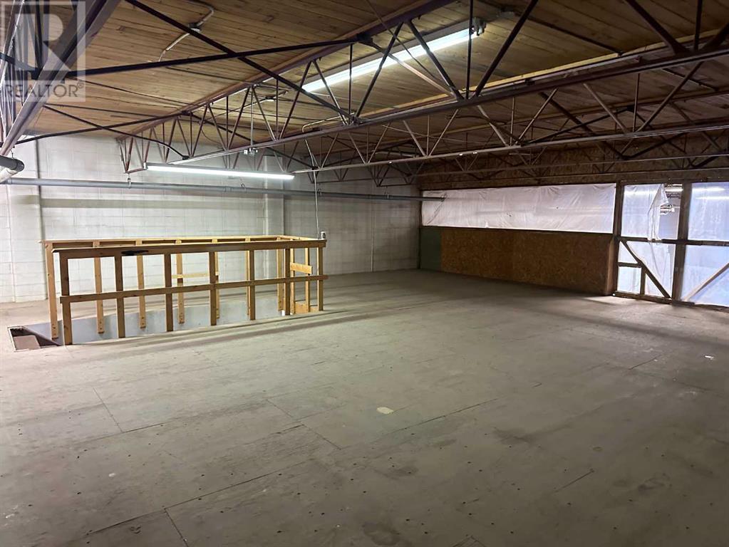 11034 100 Street Property Photo 12