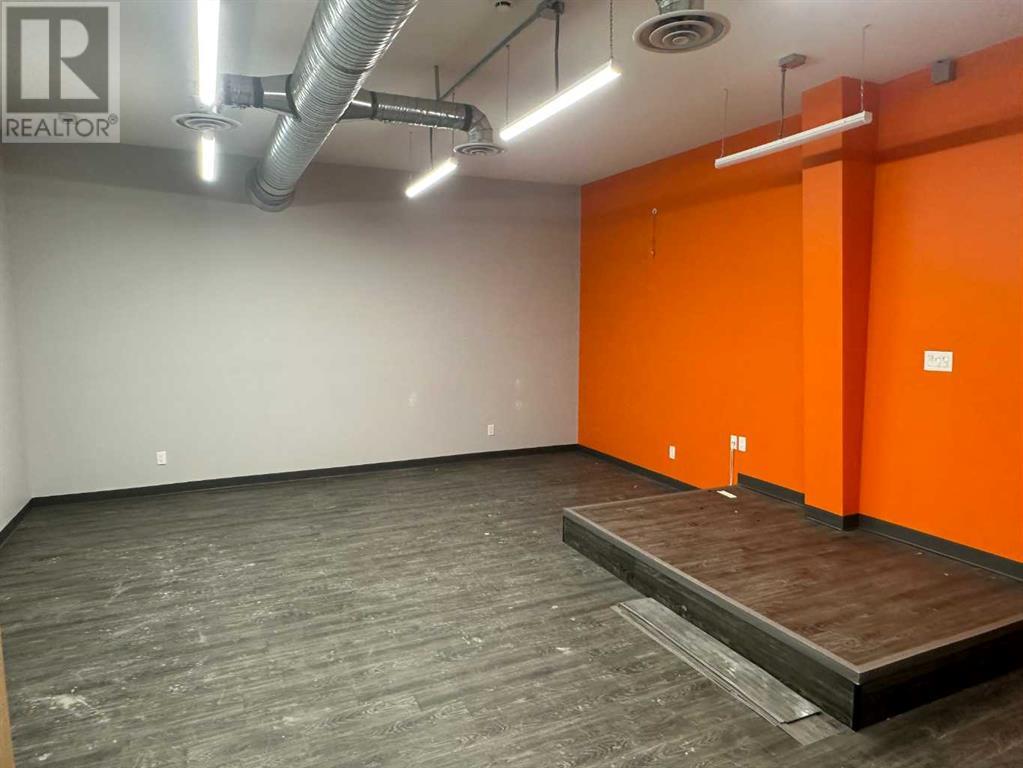 15810 102 Street Property Photo 4