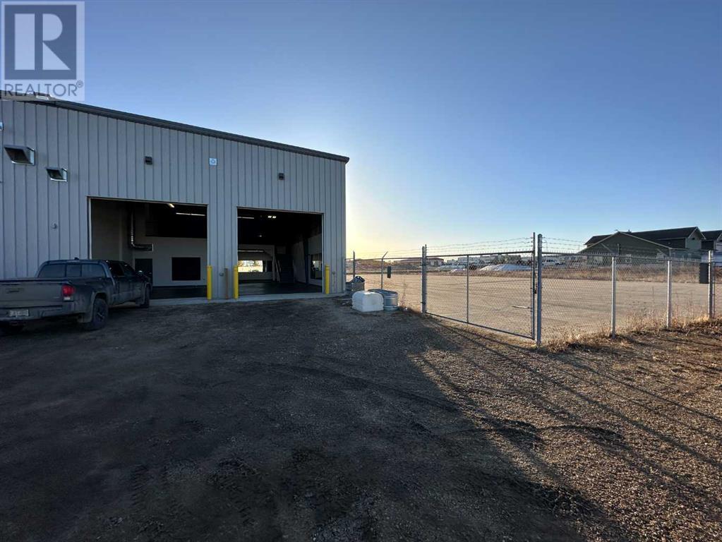 15810 102 Street Property Photo 12