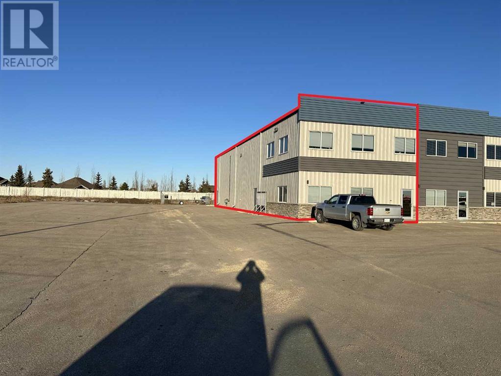 15810 102 Street Property Photo 15