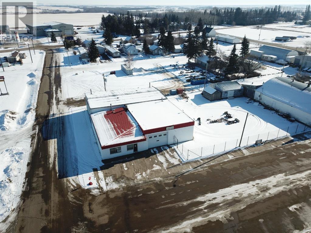 4912 50 Street Property Photo 2