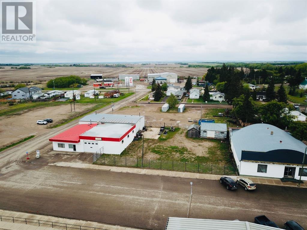 4912 50 Street Property Photo 2