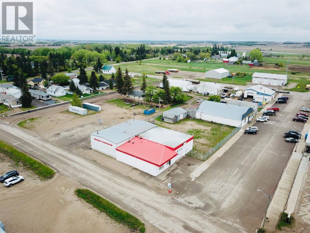 4912 50 Street Property Photo 3