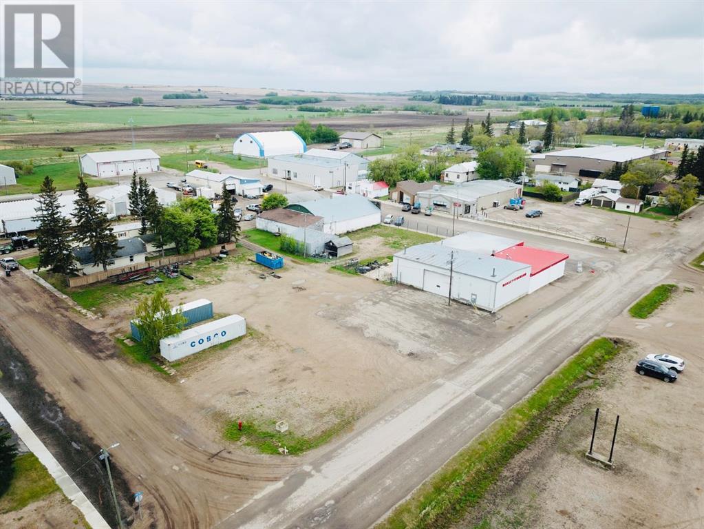 4912 50 Street Property Photo 4