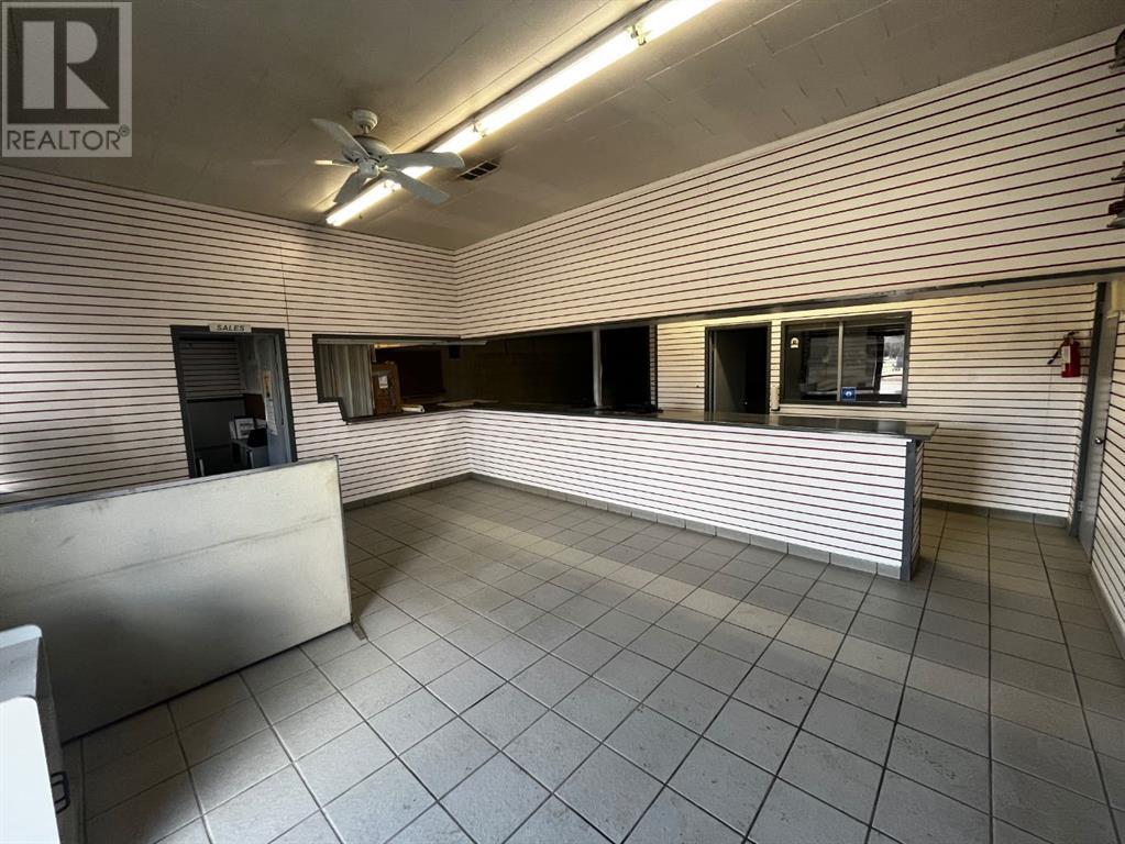 4912 50 Street Property Photo 5