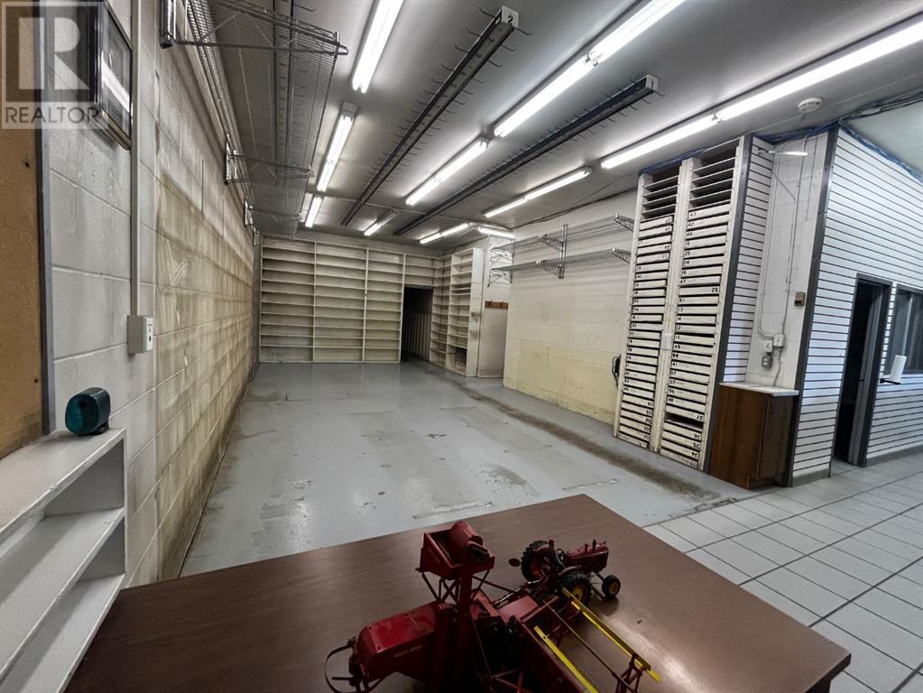 4912 50 Street Property Photo 7