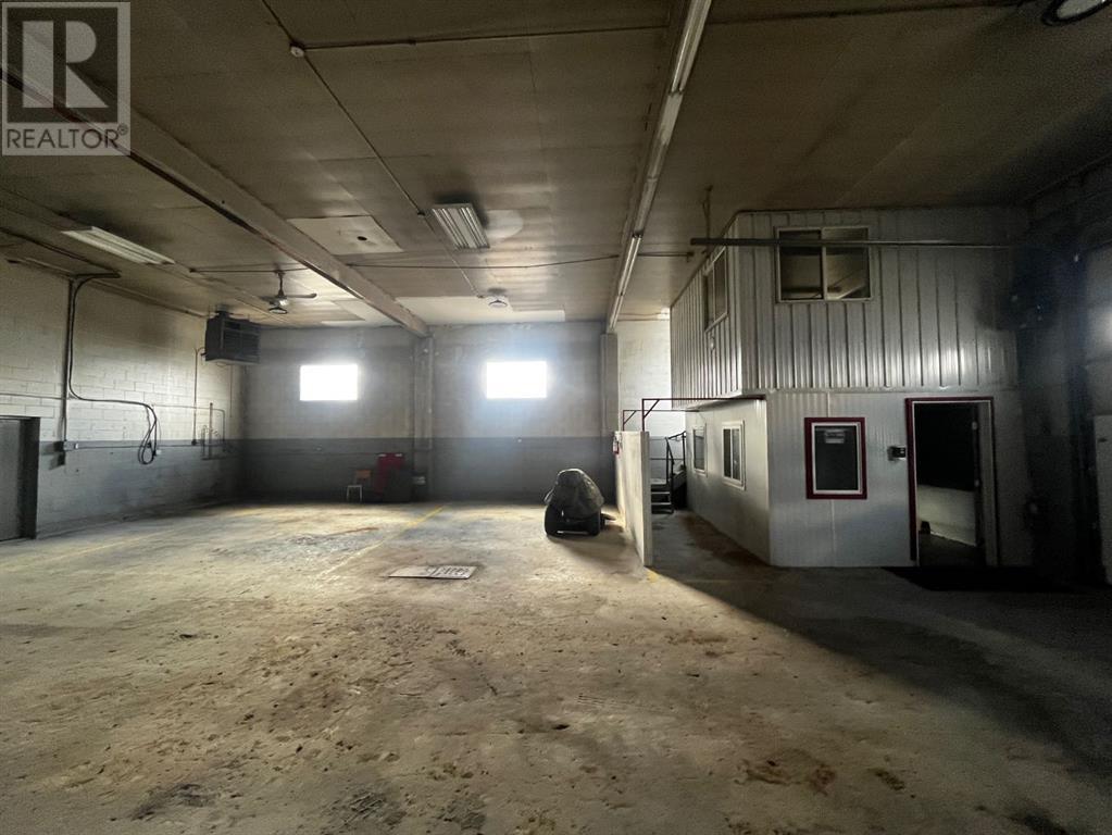 4912 50 Street Property Photo 10