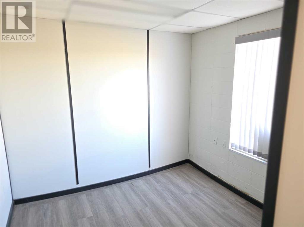 10601 77 Street Property Photo 12