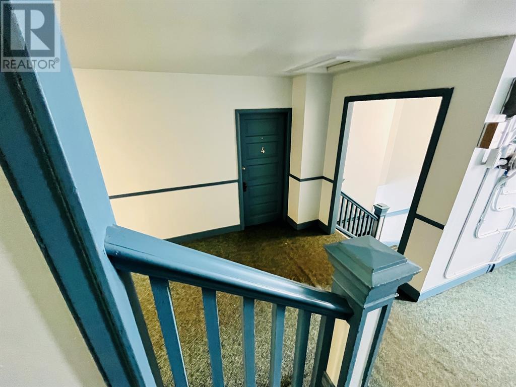 4840 50 Avenue Property Photo 3