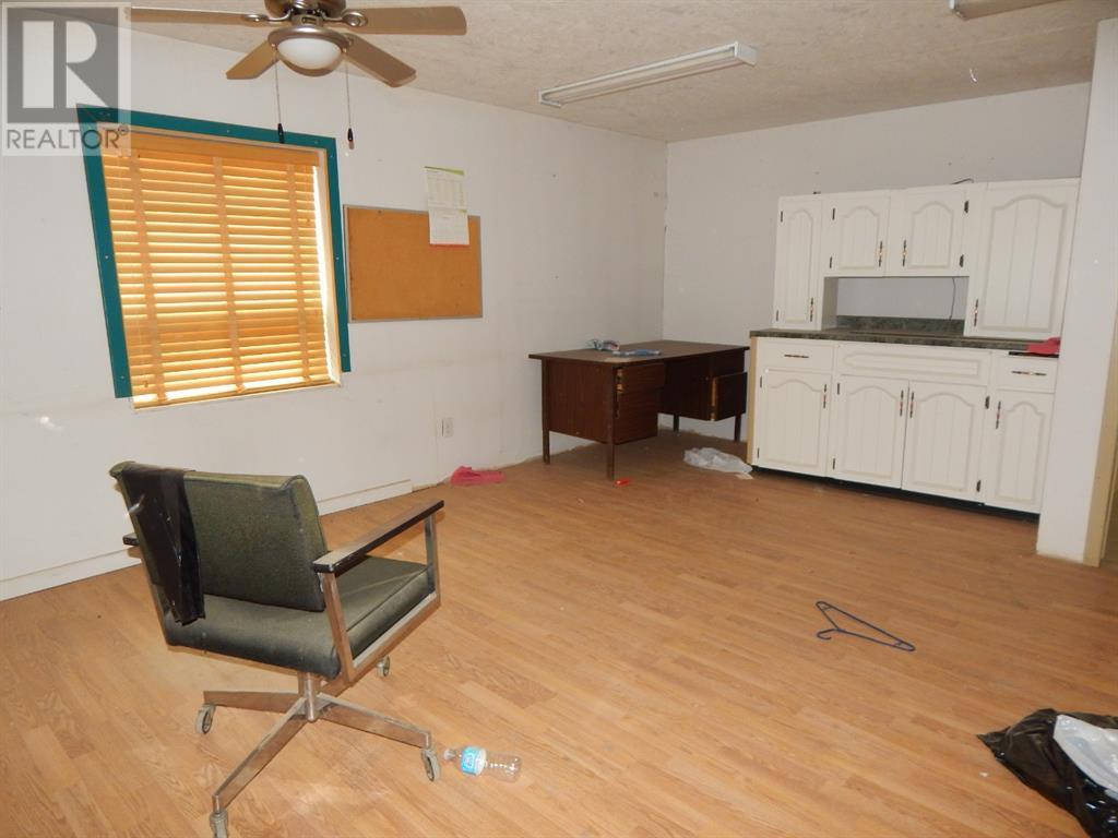 9712 97 Street Property Photo 9