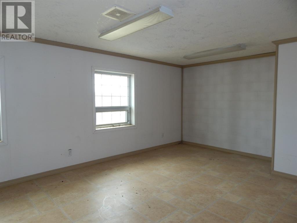 9712 97 Street Property Photo 10