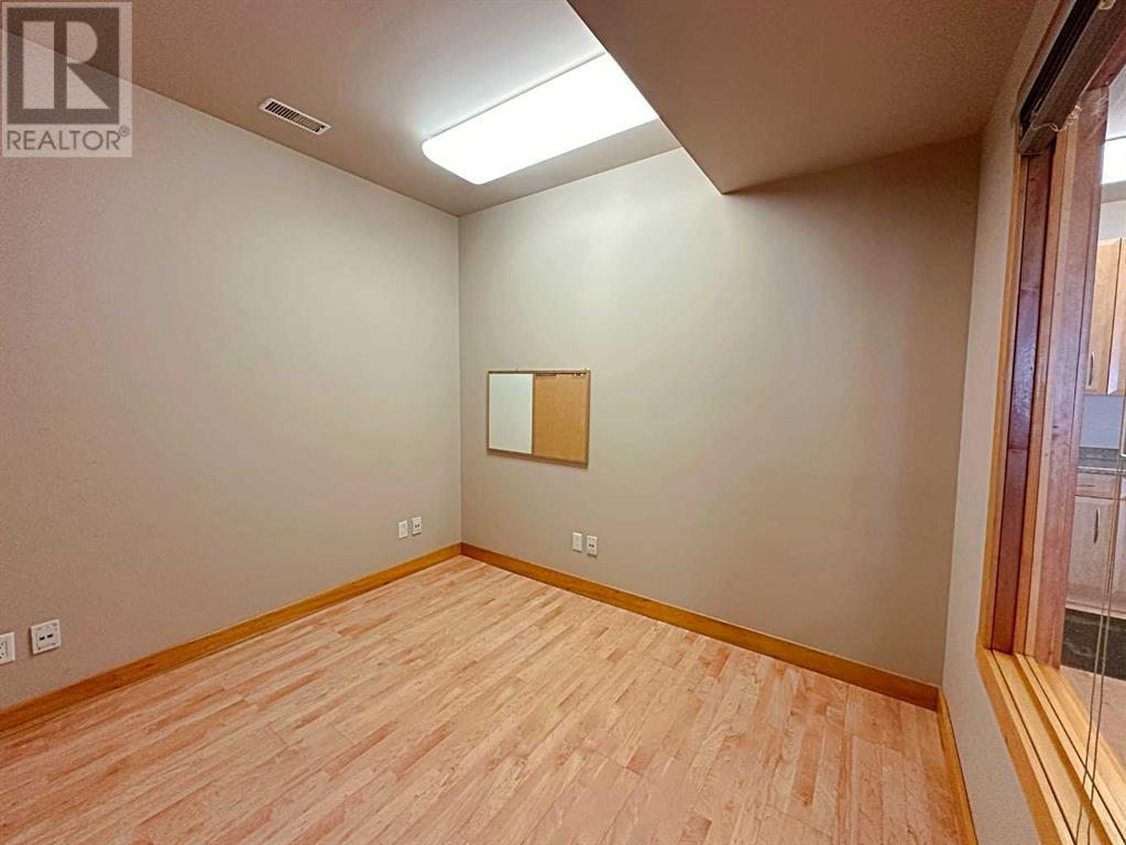 6b, 380 Mackenzie Boulevard Property Photo 12